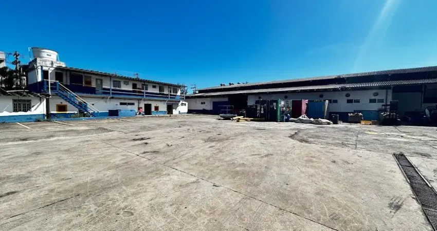 Galpão para locação no novo cavaleiros em macaé/rj, área 5.000m2, 3 galpões 400m2 cada e escritórios