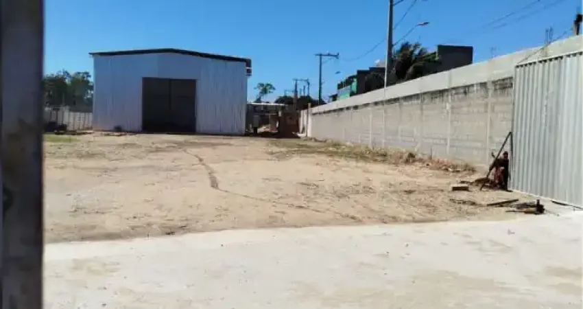 Galpão para locação na linha azul na virgem santa em macaé/rj, área 2.500m2, escritório e banheiros.