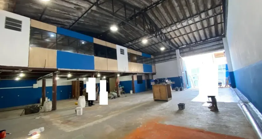 Galpão e loja para locação no campo d'oeste em macaé/rj, 300m2, banheiro, entrada p/ caminhão