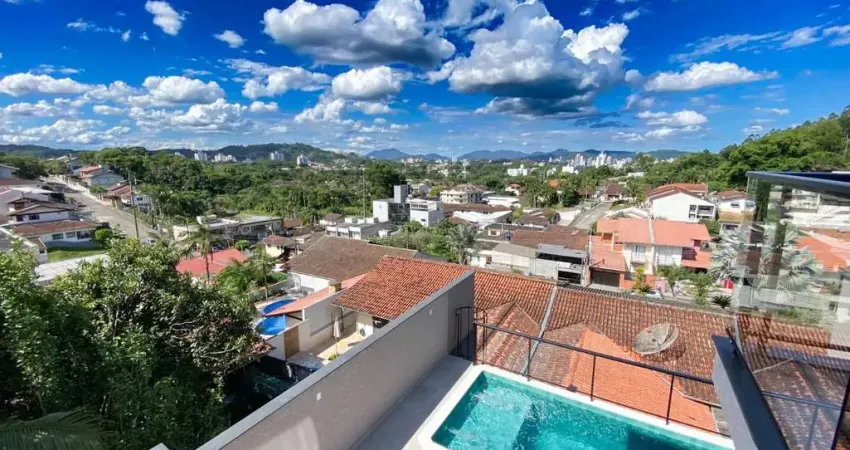 Alto padrão de acabamento! Casa com piscina no Bairro da Velha! R$ 1.650.000,00 por R$ 1.530.000,00!