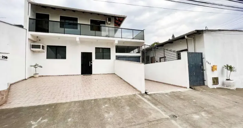Casa à venda, 200 m² por R$ 2.150.000,00 - Velha - Blumenau/SC