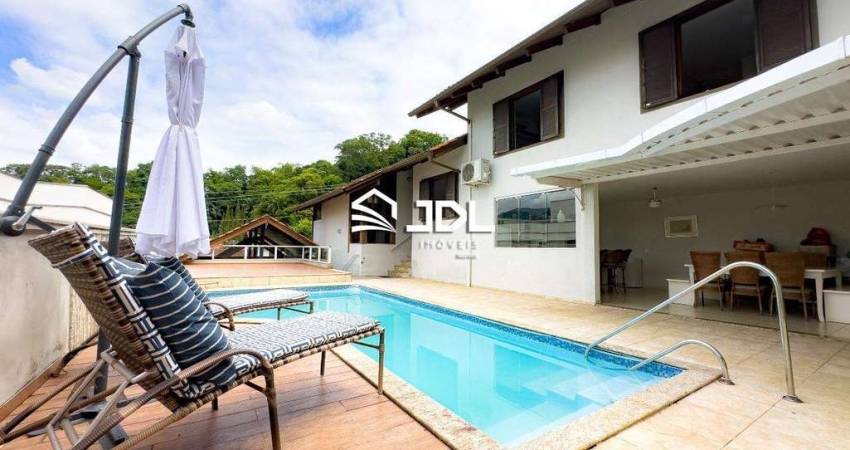 CASA A VENDA EM LOTEAMENTO COM SEGURANÇA 24H PROXIMO A VILA GERMANICA!