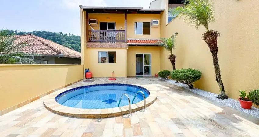 Casa à venda, 116 m² por R$ 870.000,00 - Água Verde - Blumenau/SC