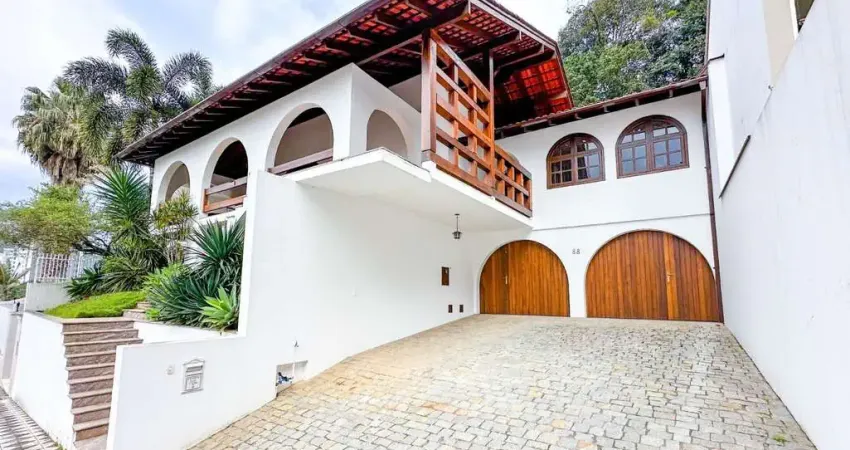 Casa com 4 dormitórios à venda, 432 m² por R$ 2.400.000,00 - Velha - Blumenau/SC