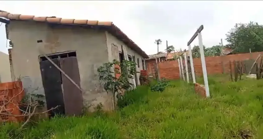 Boa casa tatui, 200 m², 13 km cidade, 1,5 km asfalto, 3 cômodos, energia, poço, doc. ok