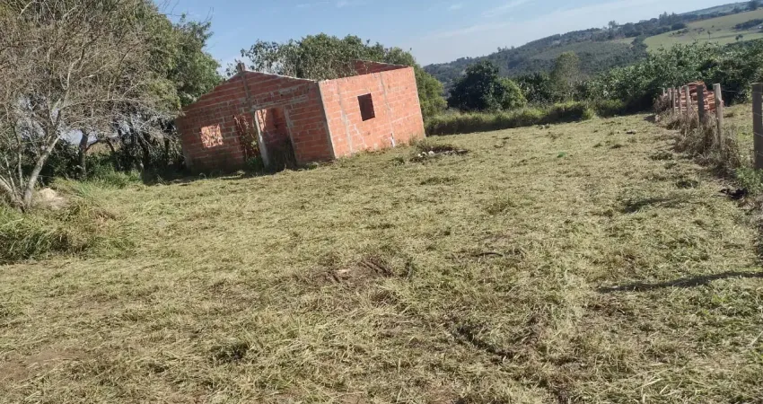 Linda chácara sarapui, 750 m², congonhas, 2 km asfalto, construção, poço, energia, doc. ok.