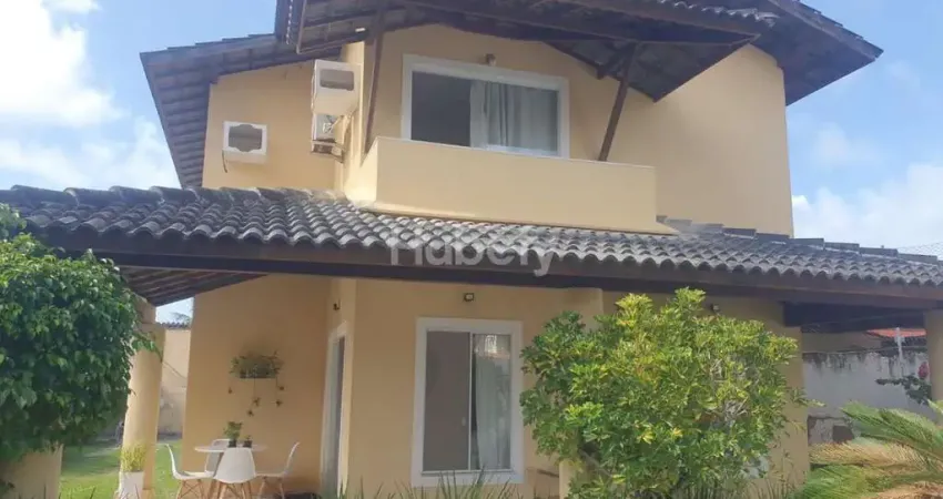 Casa duplex com 4 quartos, sendo uma suite, próximo ao calçadão da praia de vilas do atlântico.
