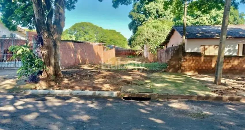 Terreno à venda na Zona V, Umuarama 