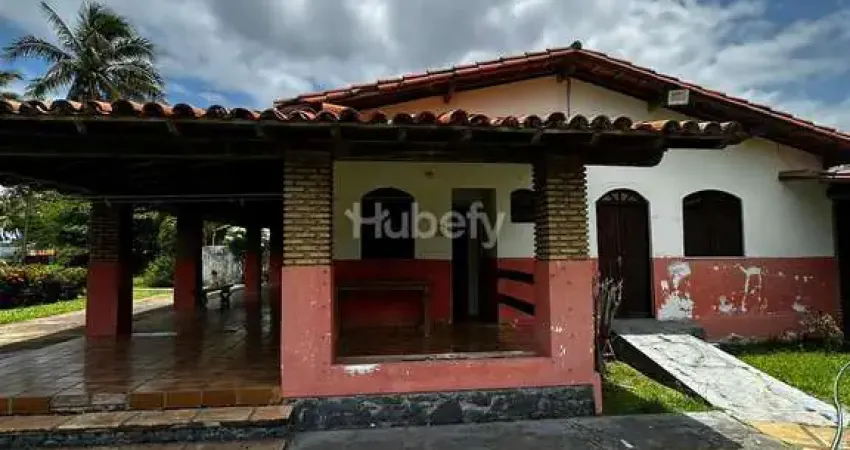 Sítio à beira-mar com amplo espaço e total integração com a natureza