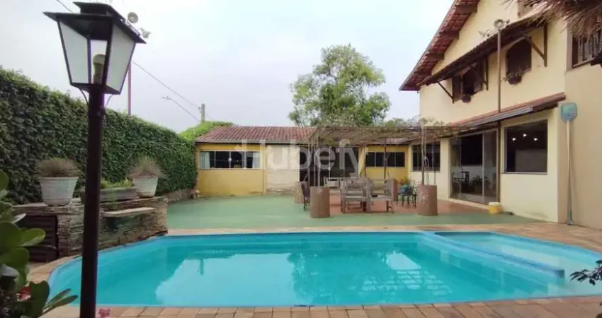 Casa maravilhosa no jardim novo mundo conforto, elegância e área gourmet completa!