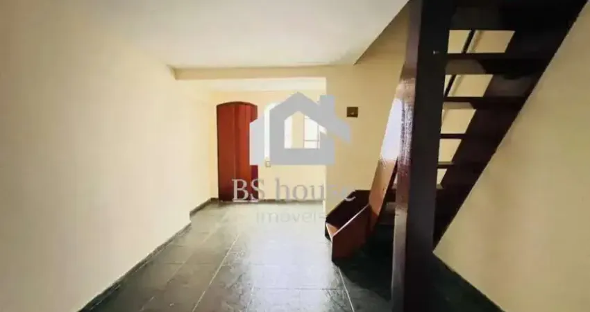 Sobrado para locação com 250m², quintal e 5 vagas - vila vitória