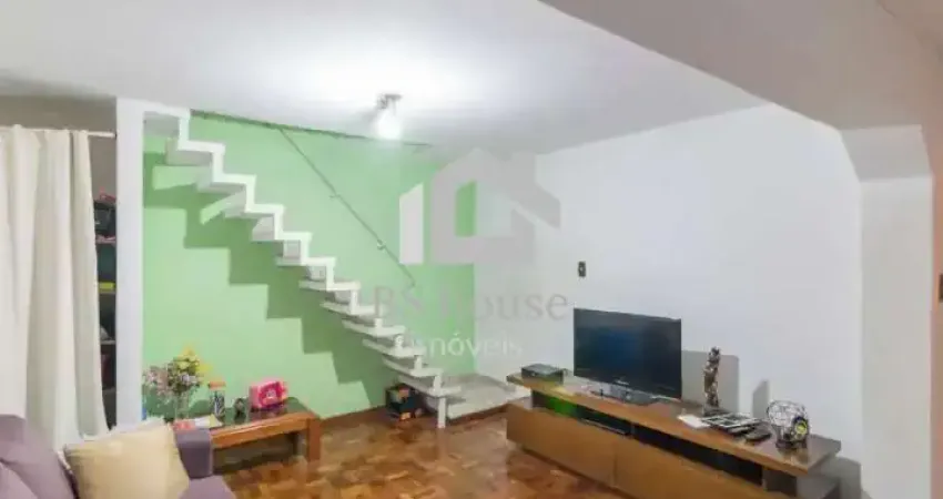 Sobrado com 4 dormitórios, quintal e 6 vagas, 320 m² - santa maria