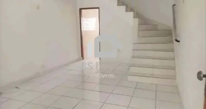 Sobrado com 2 dormitórios e quintal, com 130 m² - santa maria - scs