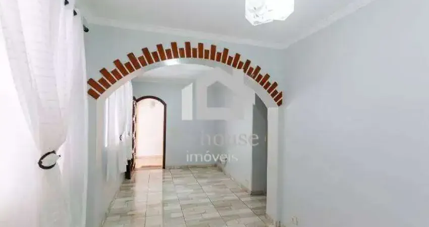 Casa térrea com 197m² a.c, 2 dormitórios, 1 suíte, 2 banheiros, 3 vagas -