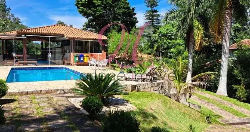 Chácara em Estância Figueira Branca, Campo Limpo Paulista: 03 quartos, 01 suíte, 3 salas, 5 banheiros, 10 vagas de garagem.