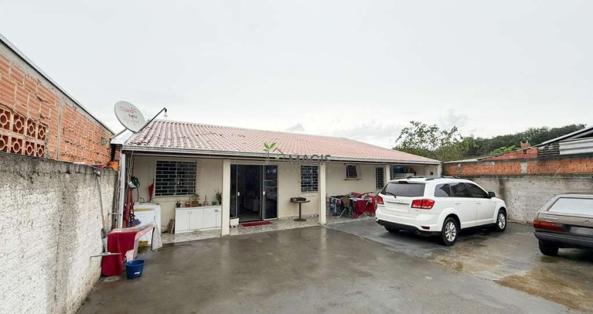 Casa térrea com terreno amplo e dois dormitórios em Fazenda Rio Grande PR
