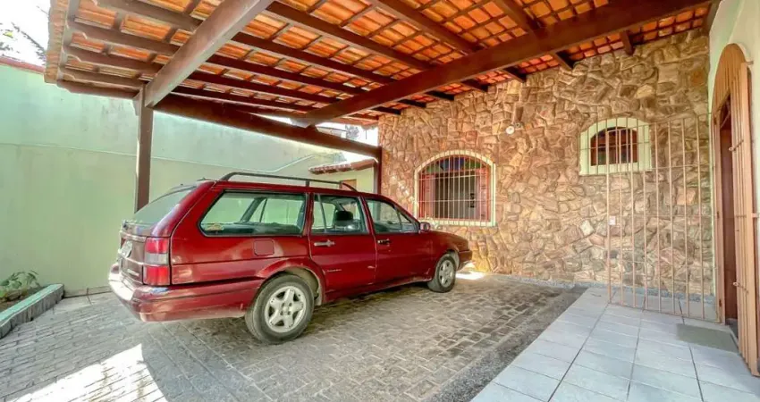 Casa a venda na enseada azul, balneário mais badalado do estado! solicite mais informações e marque uma visita, será uma prazer!