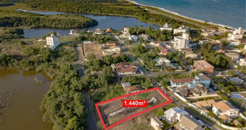 1440 m² a venda em nova guarapari cercado de muito verde, pertinho da praia e da lagoa.