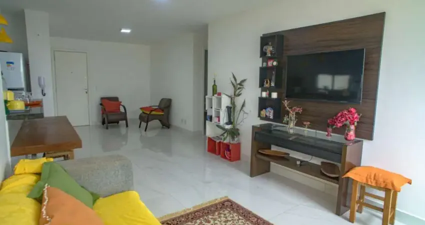 Excelente apartamento a venda na enseada azul de 2 quartos, 3 vagas e lazer completo pertinho das praias de peracanga e bacutia.