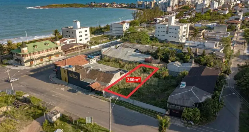 Terreno a venda na enseada azul, com 360m² e a 100 metros das areias da praia de guaibura em guarapari/es.