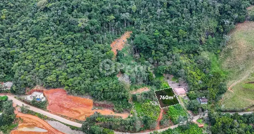 Terreno à venda na rota da ferradura em guarapari/es. 760m² com água de nascente, muita natureza, ar puro e tranquilidade em um só lugar.