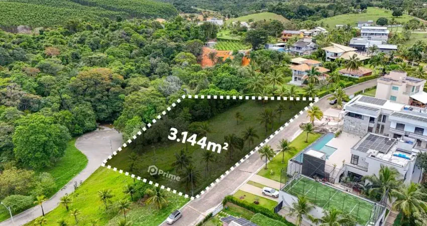 Um luxo! 3.143 m2 de terreno em condomínio fechado rodeado de muita natureza à venda em guarapari/es. condição de pagamento facilitada. confira!
