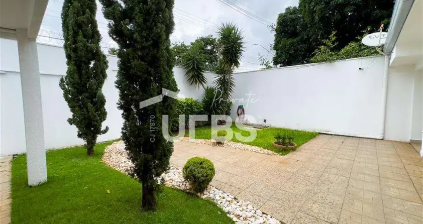 Casa térrea com jacuzzi  266,50m2  4 quartos  no setor jardim américa