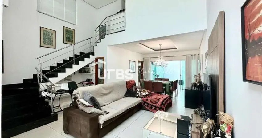 Casa em condomínio fechado com 3 quartos à venda na Rua SB 3, Loteamento Portal do Sol I, Goiânia