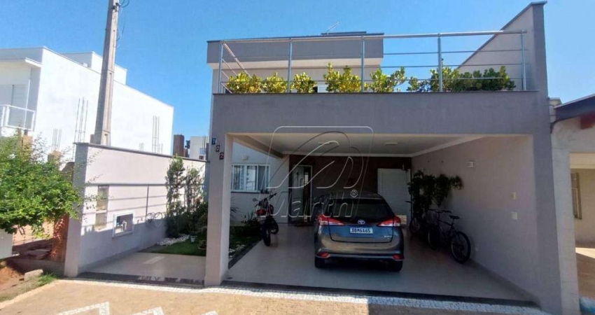 Casa a venda em Condomínio Fechado em Piracicaba, com 3 quartos sendo 2 suítes.