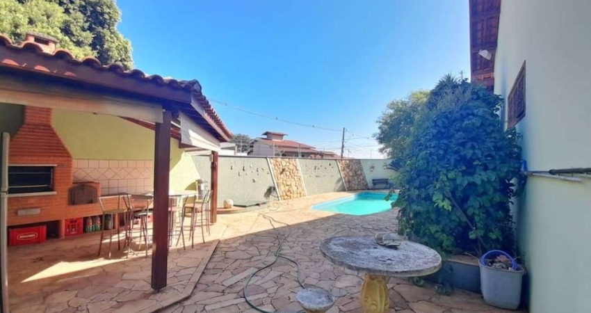 Casa com 3 dormitórios para alugar, 210 m² - Nova Piracicaba - Piracicaba/SP