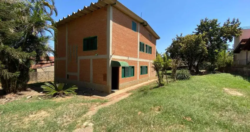 Chácara à Venda com 05 dormitórios (quartos) amplos sendo 03 suítes, no bairro Village Campinas, em Campinas, SP