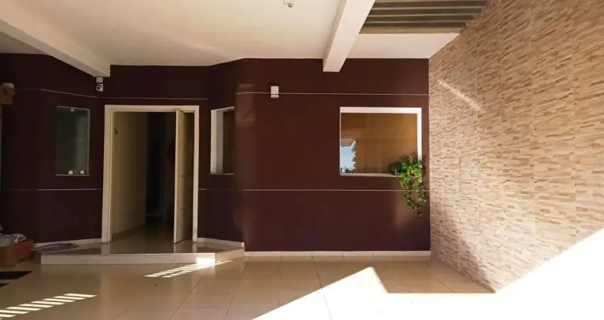 CÓD:RRCA4411 - Casa à venda com 4 dormitórios sendo 1 suíte no bairro Piracicamirim em Piracicaba.