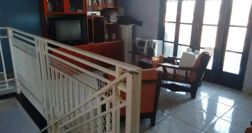 CÓD:3RCA4067 - Casa assobradada com 04 dormitórios - (01 Suíte), 200M² à venda em Jardim Santa Rita de Cássia, Hortolândia, SP