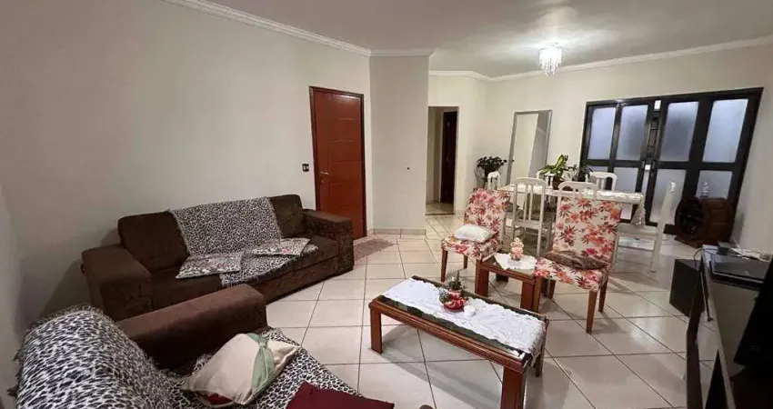 Casa à venda com 05 dormitórios (Quartos), 4 banheiros no bairro Bom Jesus III, na Cidade de Rio das Pedras- SP.