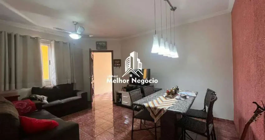 Casa à venda com 03 dormitórios (quartos) sendo 01 deles suíte no bairro Centro em Piracicaba/SP.