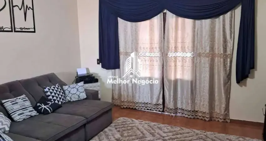 Sobrado com 3 casas independentes à venda em Hortolândia - SP.