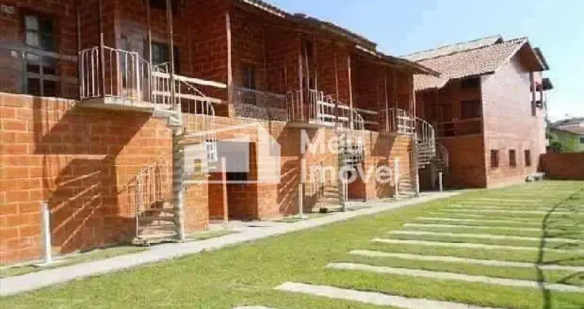 Casa em condomínio com piscina – 2 dormitórios em caraguatatuba