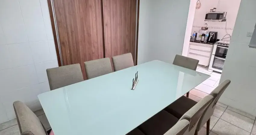 Casa a venda na vila augusta em guarulhos com 02 quartos, 2 vagas de garagem e quintal com churrasqueira
