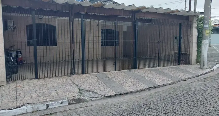 Casa a venda na vila augusta em guarulhos com 02 quartos, 2 vagas de garagem e quintal com churrasqueira
