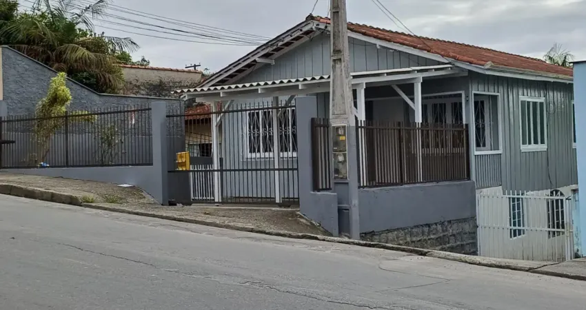 Propriedade com 2 casas, por r$ 450 mil no bairro nova brasília!!