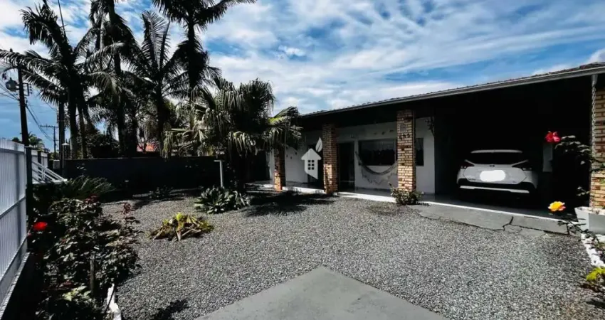 Ampla casa com excelente localização na praia do ubatuba - são francisco do sul