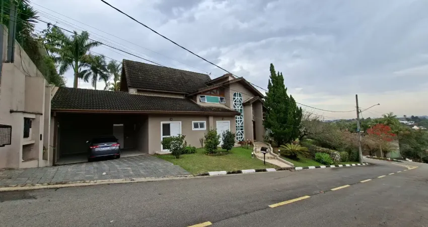 Elegancia, estilo e privacidade em condomínio na granja viana.