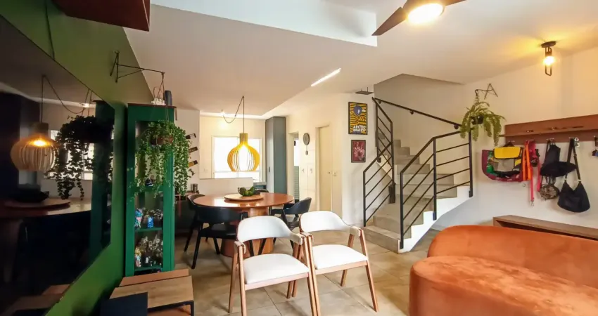 Sobrado com 3 quartos, com ótima localização na granja viana. km 21