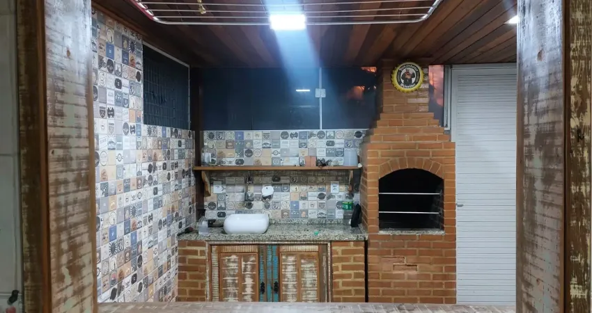 Excelente casa  com extensão de área de lazer em condomínio completo em campo grande