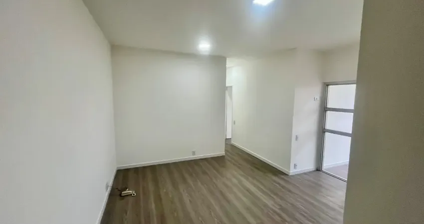 Apartamento a venda  com 80 m2 com 3 quartos, vaga na garagem  prédio super tranquilo