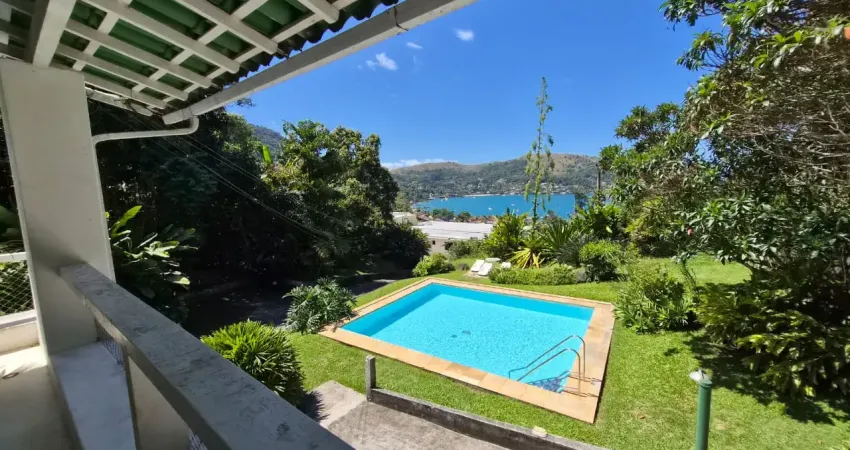 Casa duplex espetacular de 4 suites voltada para o mar de angra dos reis