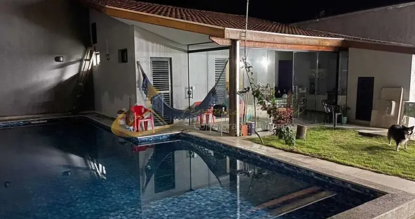 Casa com piscina no condomínio mar verde em caraguatatuba-sp