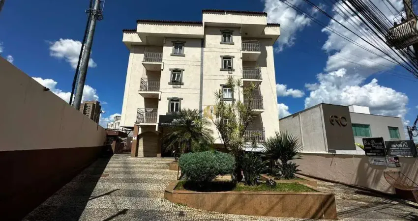 Apartamento com 4 quartos para alugar no Centro, Sete Lagoas 