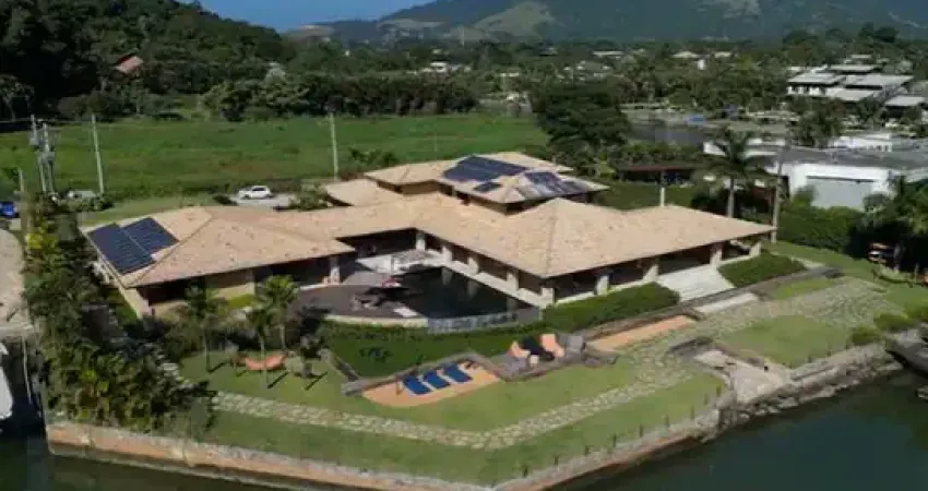 Casa contemporânea em condomínio de luxo de mangaratiba com aeroporto