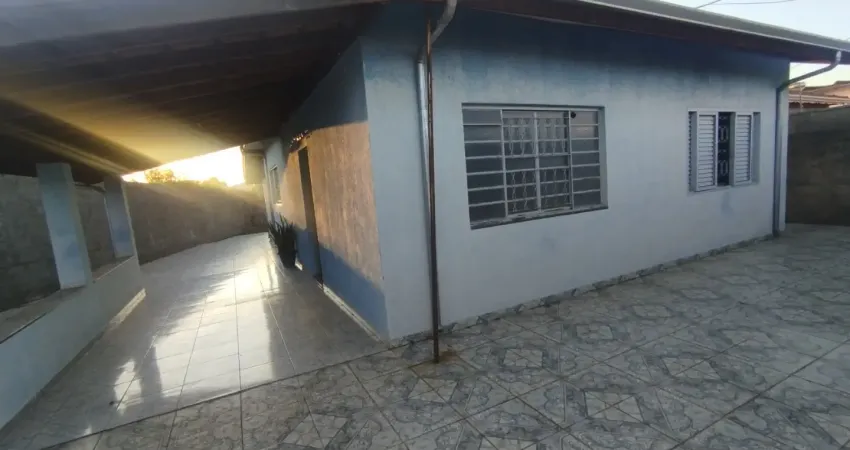 Casa de esquina à venda no jardim maria antonieta em mogi mirim .